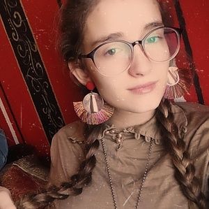 Meet your Posher, Charity